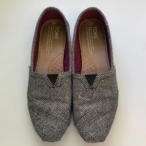Toms size 7